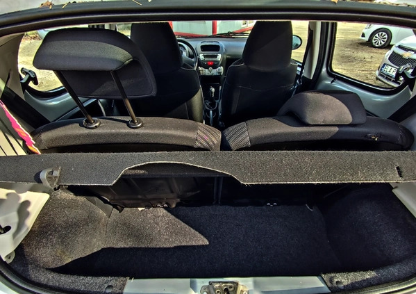 Peugeot 107 cena 18950 przebieg: 167000, rok produkcji 2014 z Trzebiatów małe 407